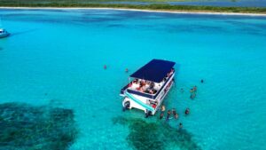 https://turismocarek.mx/tour-en-catamaran-al-cielo-cozumel/